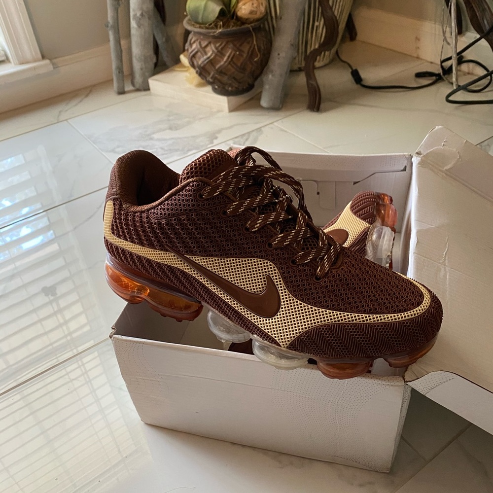 New, Never worn. Nike VaporMax